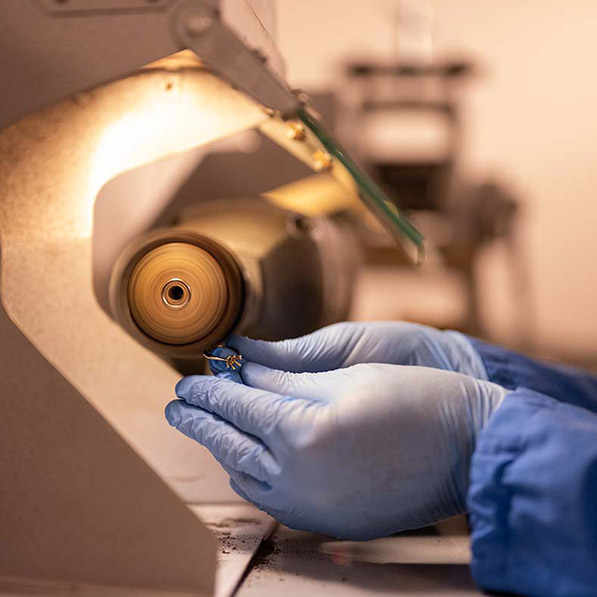 Piertullio Gioielli Laboratorio Orafo immagine di lavorazione gioielli